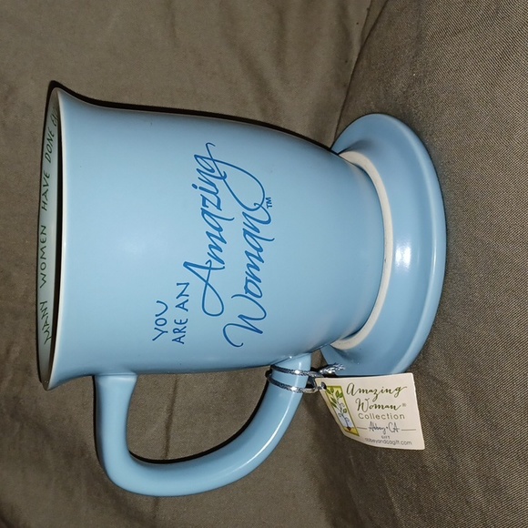 You are an amazing woman mug (010924C). - Picture 7 of 8